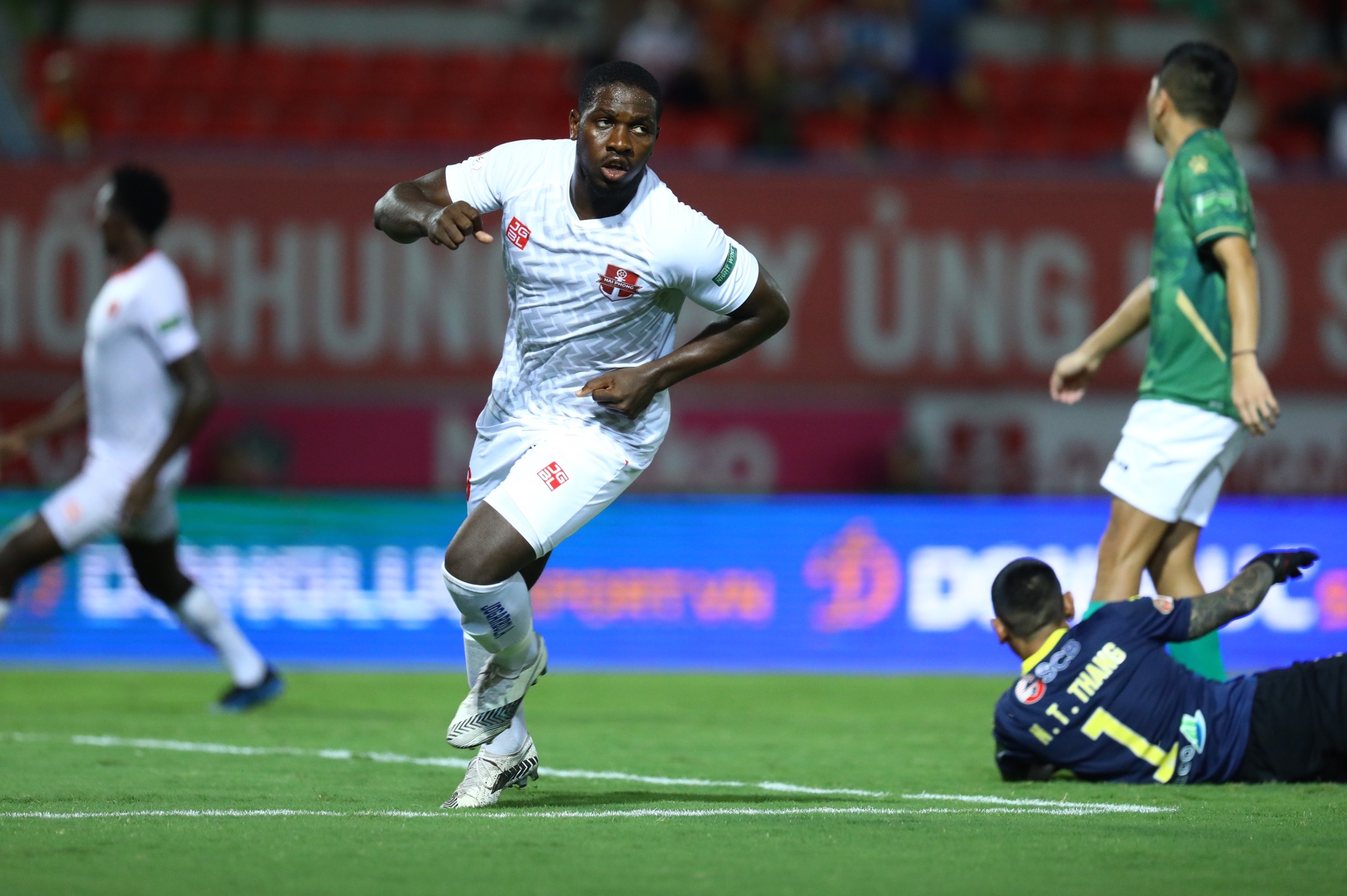 Hai Phong len nhi bang anh 1