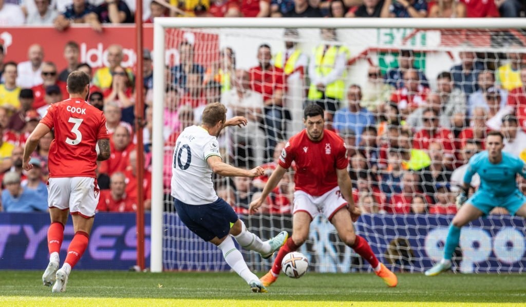 Tottenham dau Nottingham anh 4