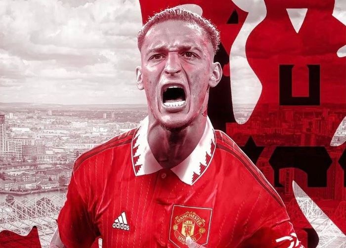 Doi hinh su dung ngon ngu Latin cua Man United hinh anh