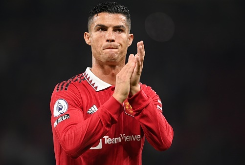 Ronaldo tro thanh cau thu cham chap trong game FIFA 23 hinh anh