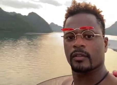 Evra an mung ban thang cua MU cung CDV tai Ha Noi hinh anh