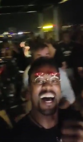 Evra xem Man United anh 1