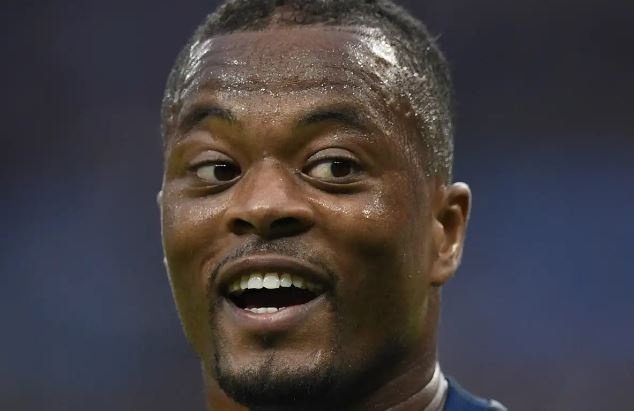 Evra cung CDV Viet Nam che nhao Arsenal hinh anh
