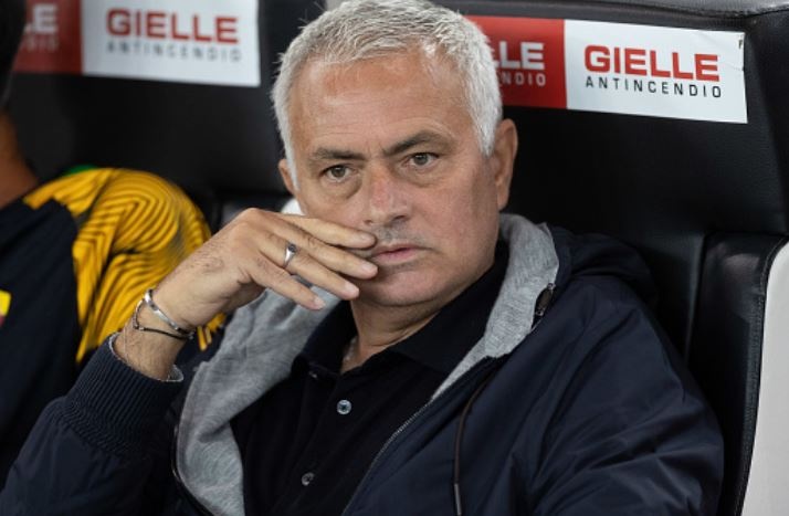 CDV bat khoc trong tran thua 0-4 cua Roma hinh anh