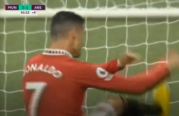 Ronaldo noi gian voi Bruno anh 1