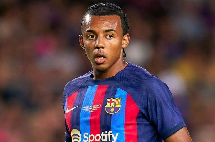 Tan binh cua Barca che nhao Chelsea hinh anh