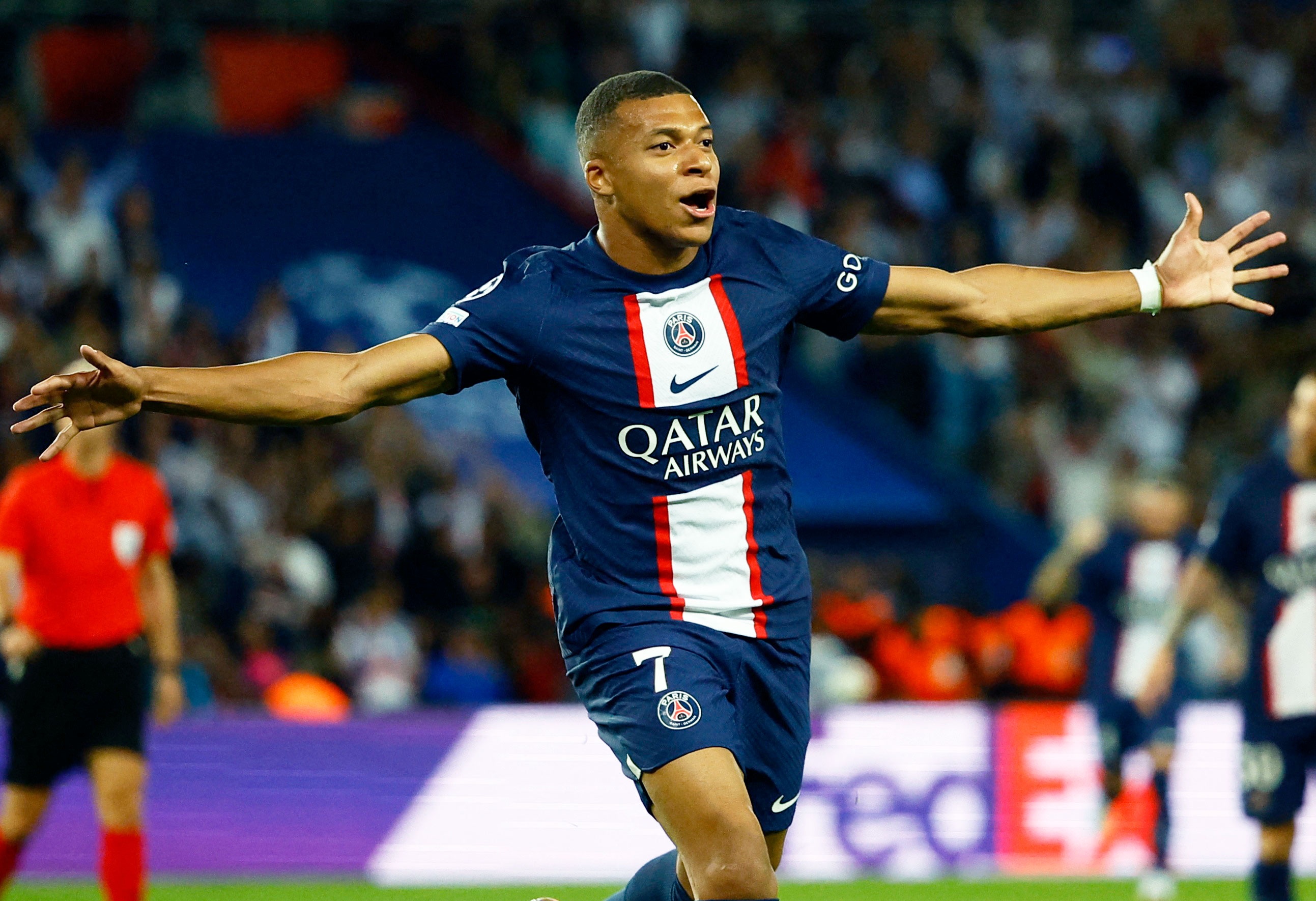 Mbappe toa sang giup PSG ha Juventus hinh anh