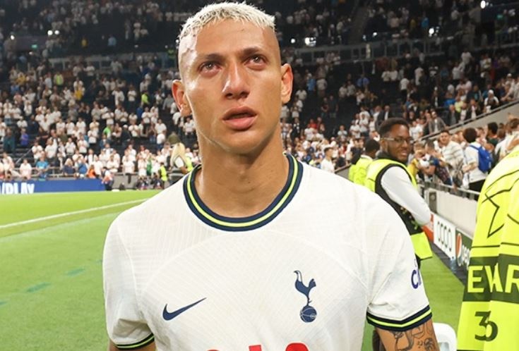 Richarlison bat khoc sau khi lap cu dup tai Champions League hinh anh