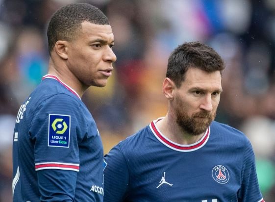 Mbappe can co hoi an ban cua Messi hinh anh