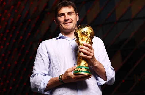 Casillas loai Alisson khoi top 5 thu mon hay nhat the gioi hinh anh