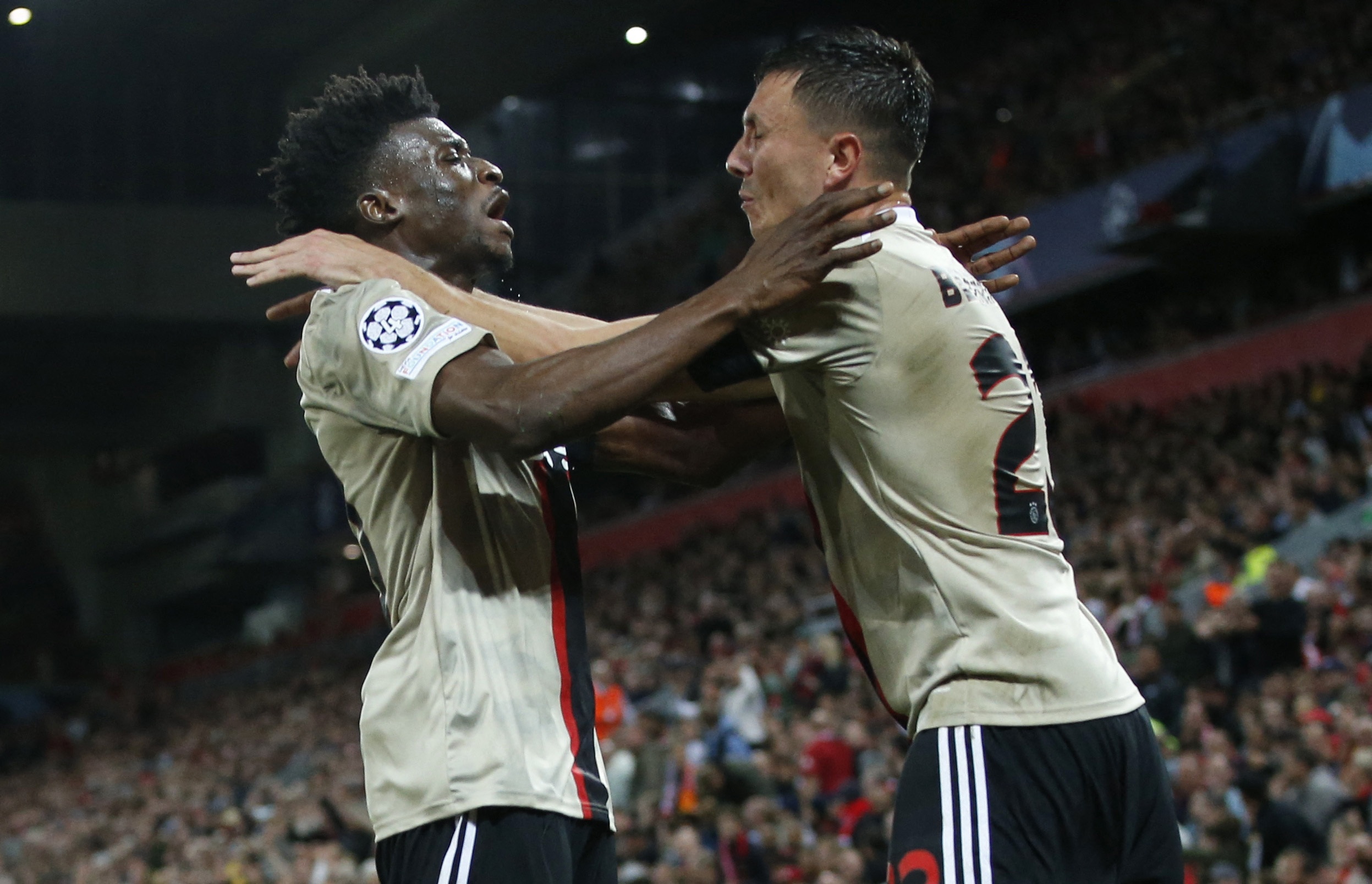 Liverpool dau Ajax anh 2