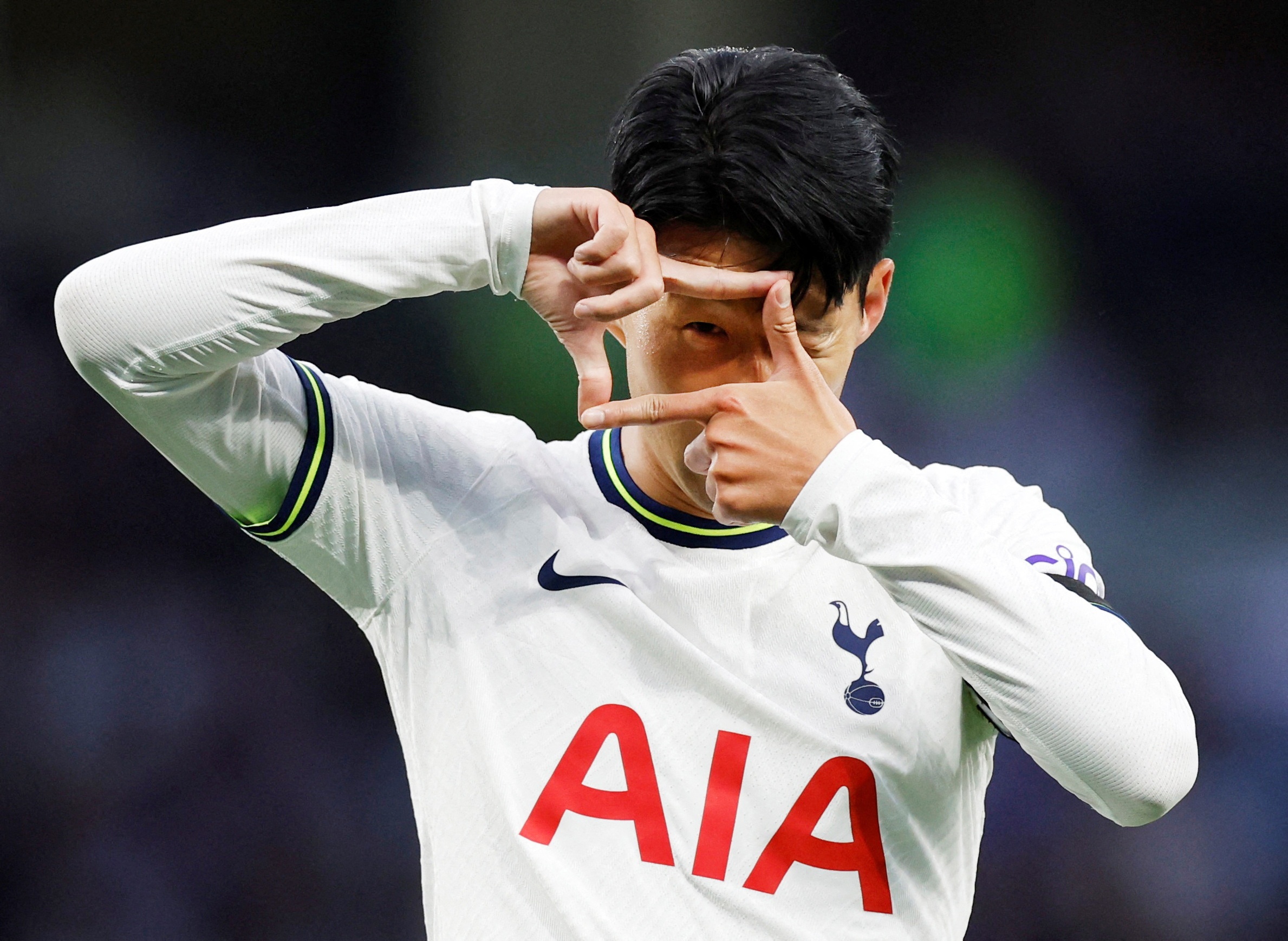 Son Heung-min lap hat-trick trong tran thang 6-2 cua Tottenham hinh anh