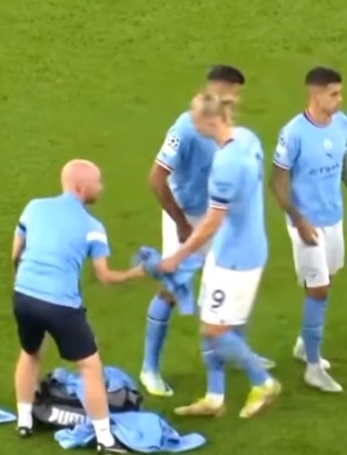 Haaland khiem ton anh 1