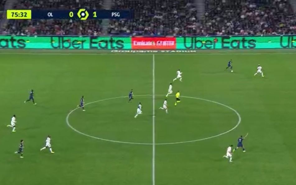 Mbappe choi ich ky anh 1