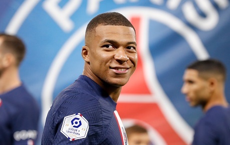 Mbappe gay roi tren tuyen Phap hinh anh