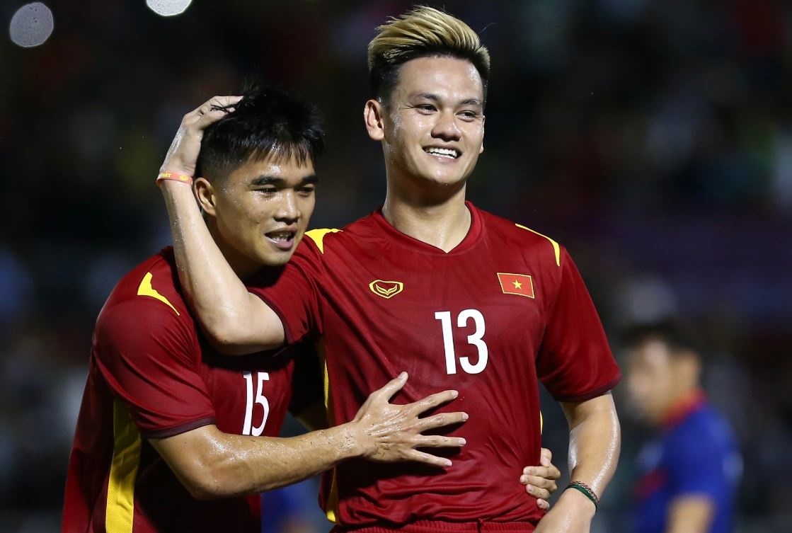 Tuyen Viet Nam thang Singapore 4-0 hinh anh