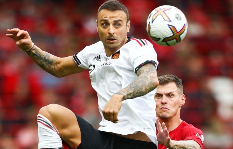 Ky thuat cua Berbatov o tuoi 41 hinh anh