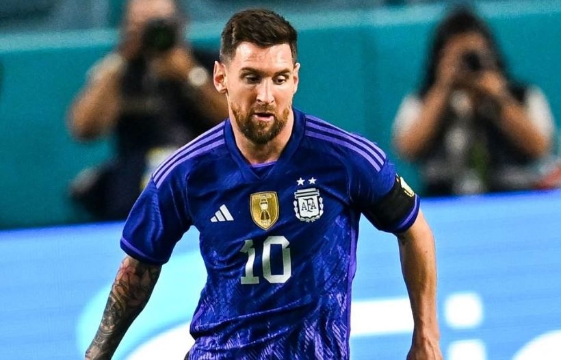 Messi lap cu dup trong tran thang 3-0 cua Argentina hinh anh