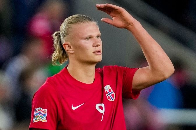 Haaland lu mo truoc sao tre sinh nam 2003 hinh anh