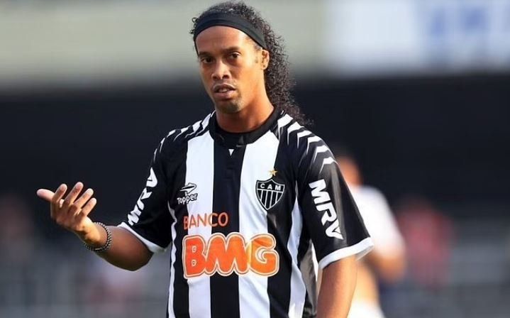 Ronaldinho noi cau khi bi 'xau kim' hinh anh