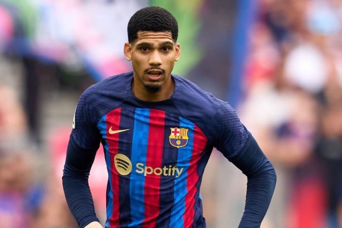 FIFA phai boi thuong cho Barca hinh anh