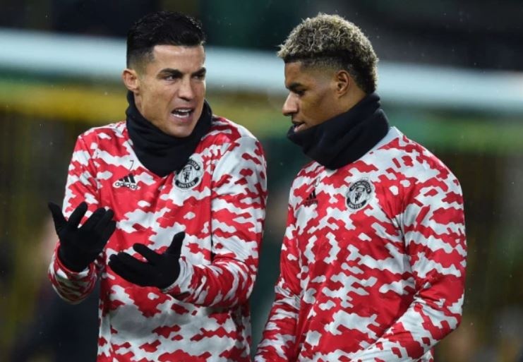 Rashford ngac nhien voi thai do cua Ronaldo hinh anh