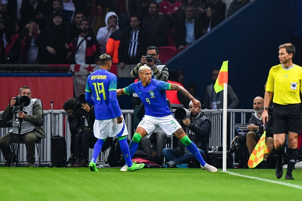 Neymar bi chieu laser anh 4