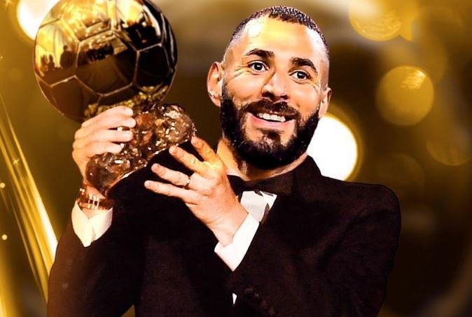 Benzema co the an mung som Qua bong vang 2022 hinh anh