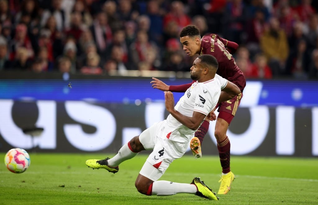 Bayern thang 4-0 anh 2