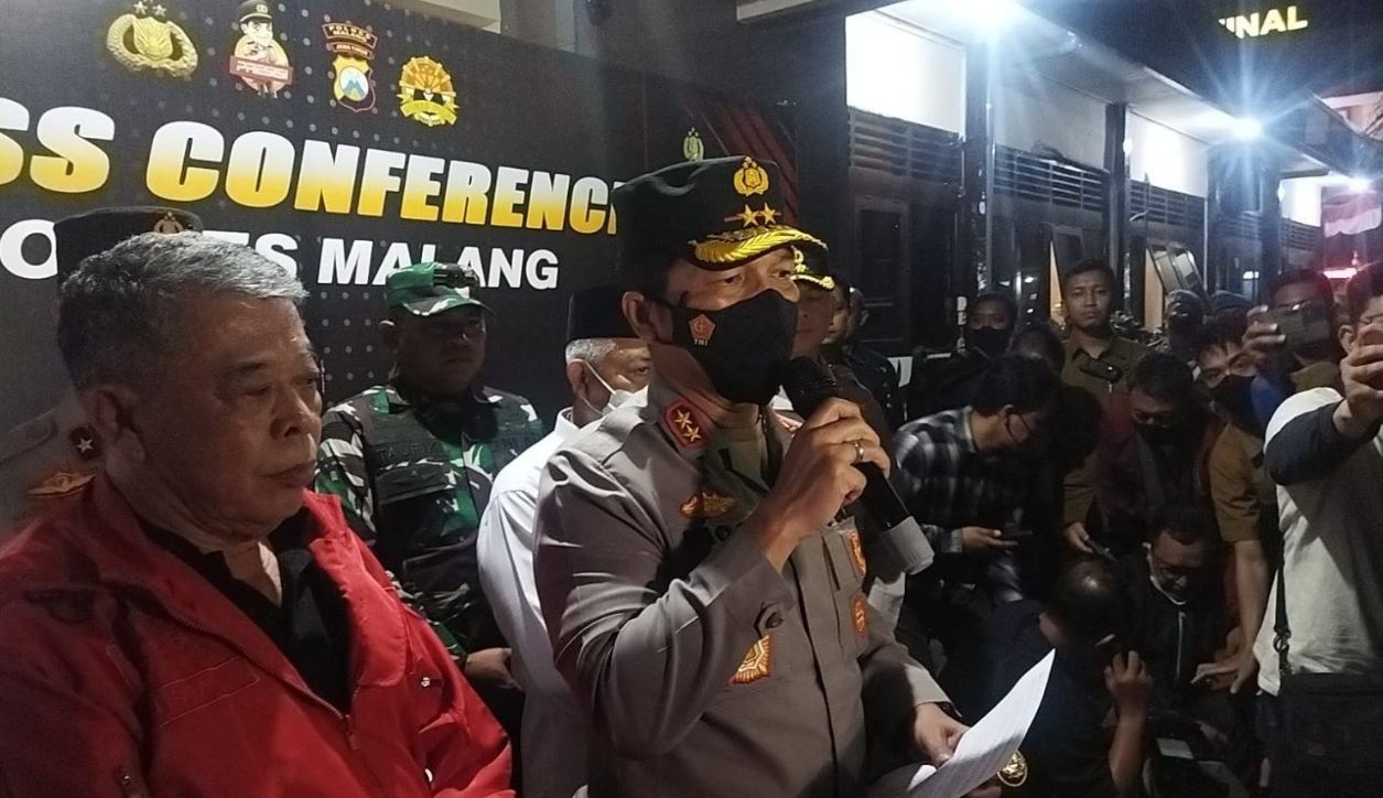 Bo truong Indonesia: 'Canh sat bi ep dung hoi cay' hinh anh