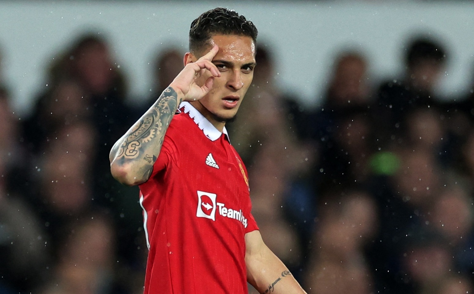 Tan binh 100 trieu euro cua MU lap ky luc hinh anh