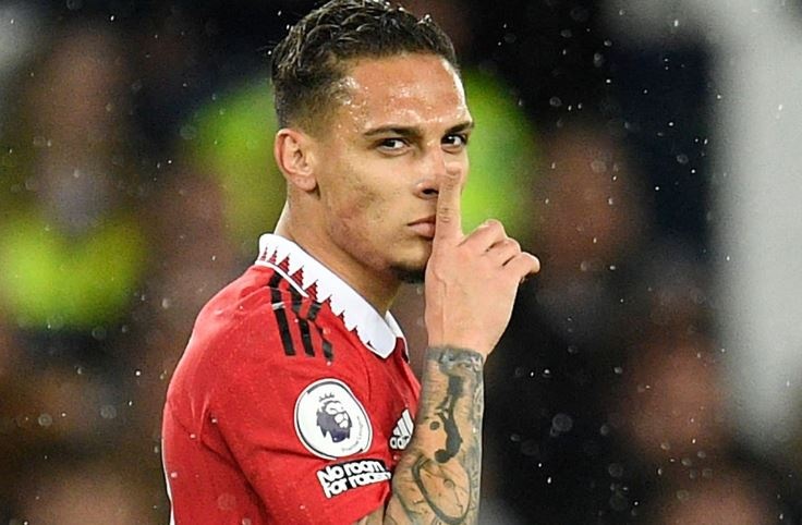 Scholes phan ung ve man an mung cua Antony hinh anh