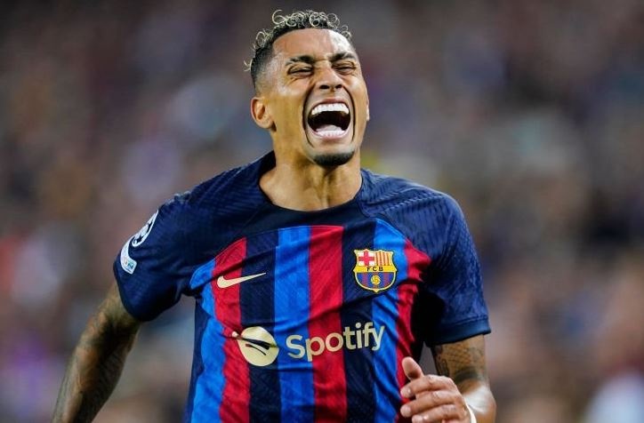 Hoa Inter, Barca doi dien nguy co bi loai o Champions League hinh anh