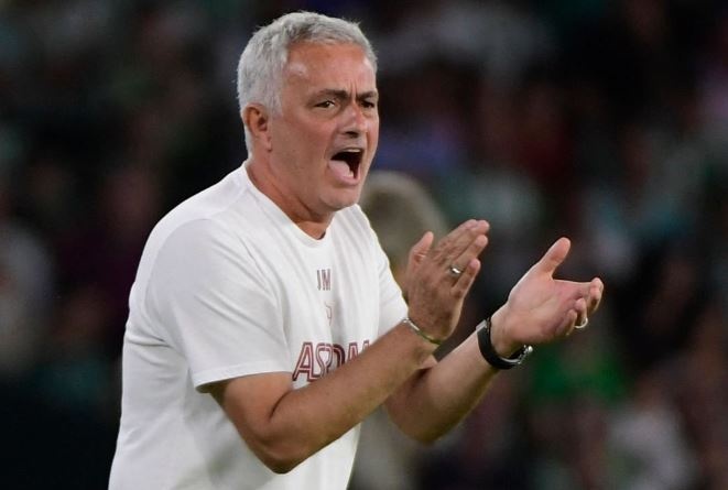 Thay tro Mourinho gay that vong o Europa League hinh anh