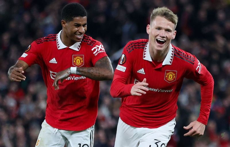 Man United thang nhoc Omonia o phut 90+3 hinh anh