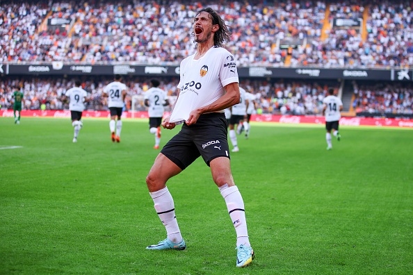 Cavani ghi ban anh 1