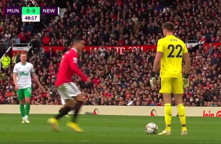 Ronaldo bi tuoc ban thang anh 1