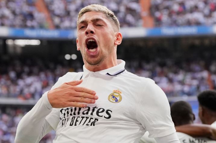 Ancelotti: 'Toi se xe bang HLV neu Valverde khong ghi 10 ban' hinh anh