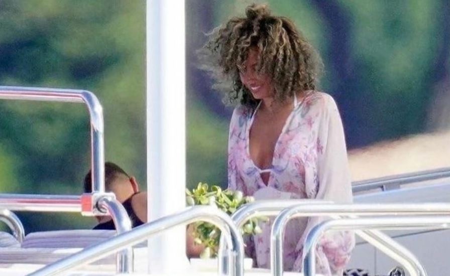 vo va ban gai Benzema anh 7