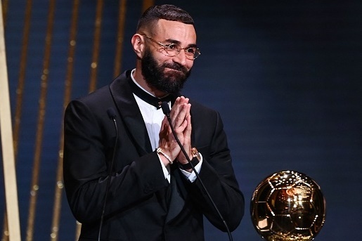 Benzema bo quen Qua bong vang hinh anh