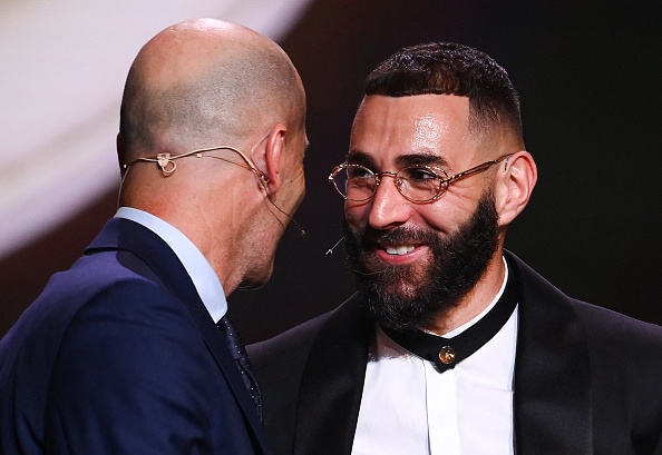Benzema: 'Chua thay tien dao nao nhu Ronaldo' hinh anh