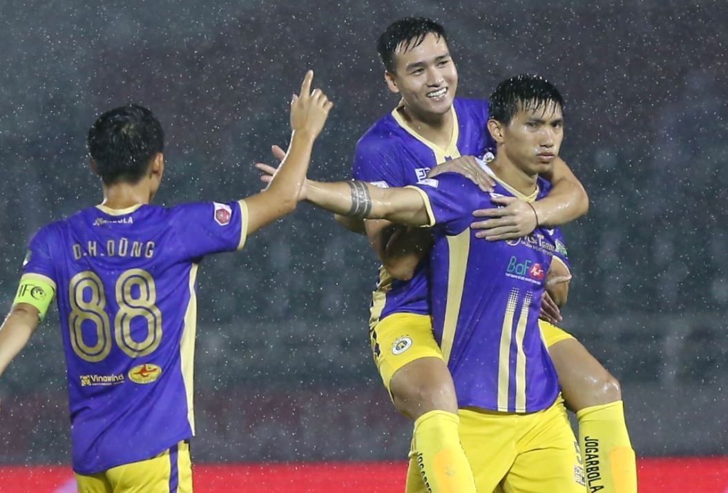 CLB TP.HCM dau Ha Noi anh 2