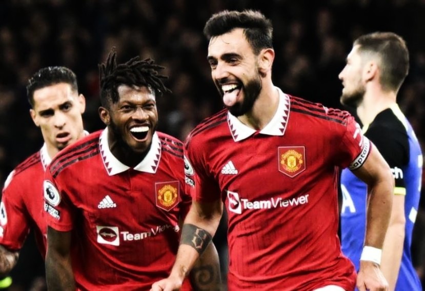 Doi hinh hay nhat vong 12 Ngoai hang Anh hinh anh