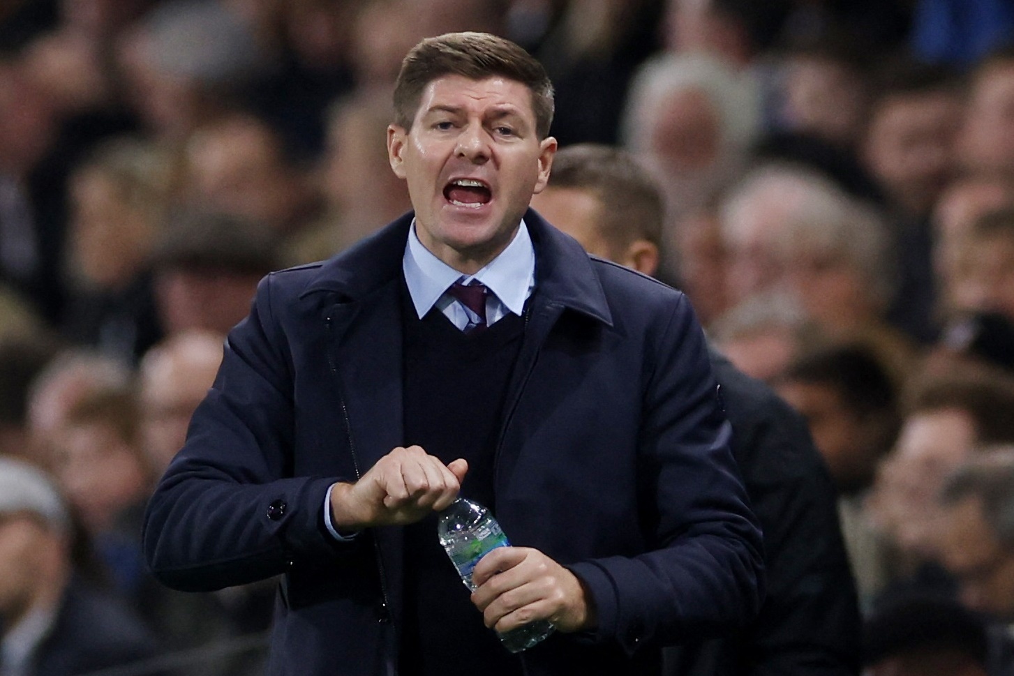 Thay tro Gerrard chim trong khung hoang hinh anh