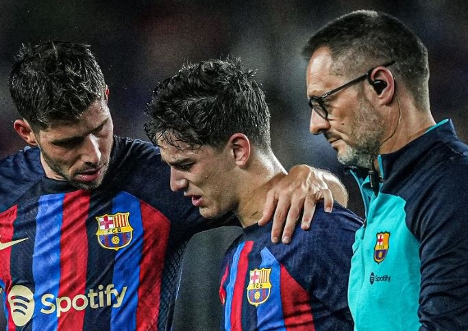 Gavi bat khoc vi chan thuong hinh anh