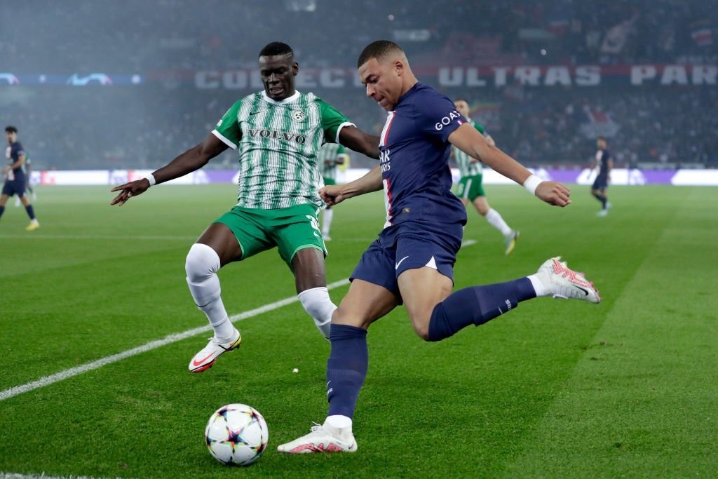 Neymar noi gian anh 1