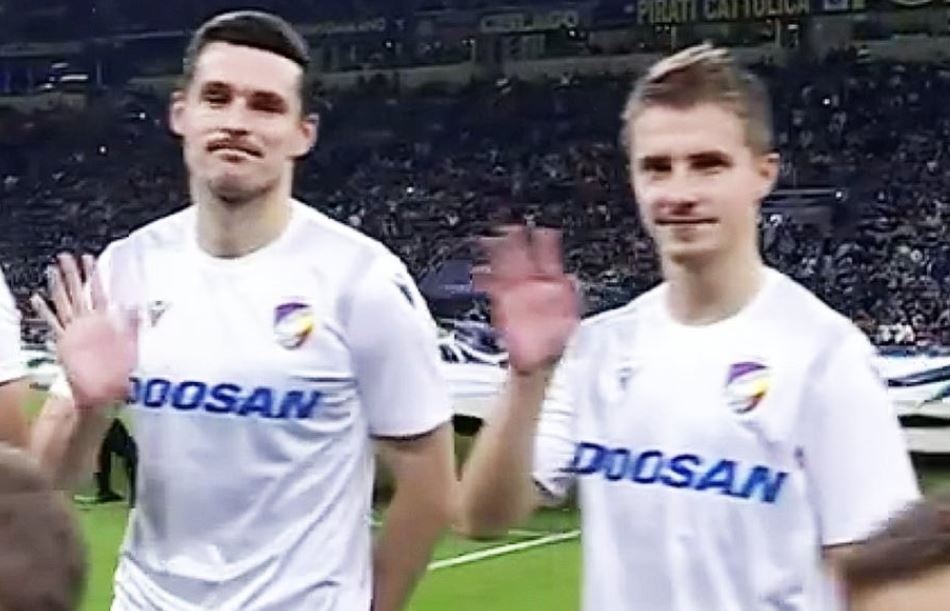 Cau thu Plzen vay tay chao Barca xuong Europa League hinh anh