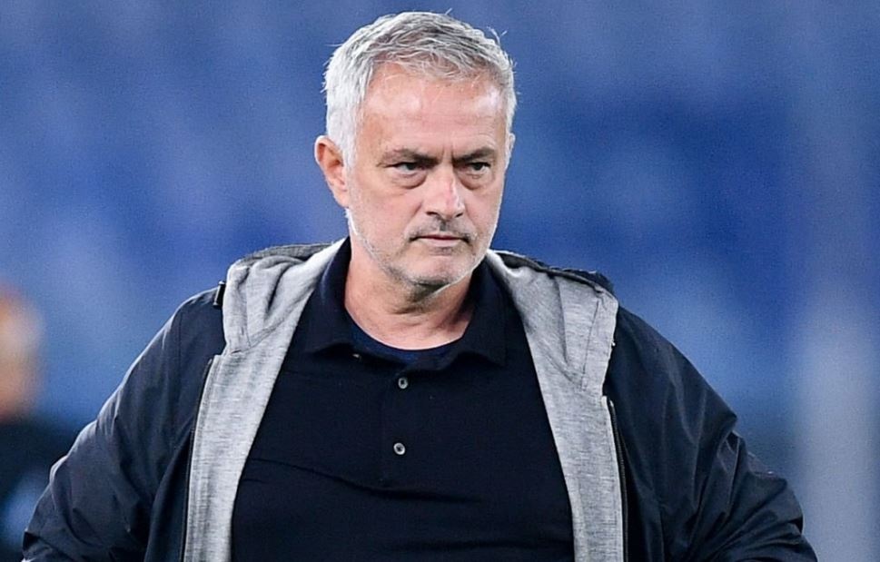 VAR giai cuu thay tro Mourinho o phut 82 hinh anh