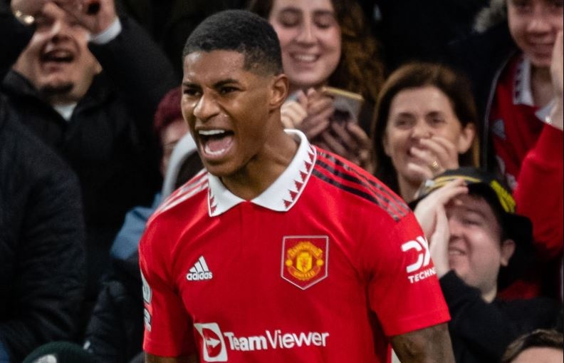 Man United ap sat top 4 sau tran thang West Ham hinh anh