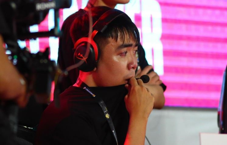 Cam xuc trai nguoc tai vong chung ket UEC Samsung mua thu 2022 hinh anh